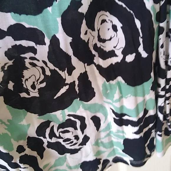 Inc Inc tank very pretty - Picture 4 of 4